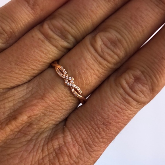 Fragrant Jewels Rose Gold Peppermint Twist Stacker CZ Crystal Ring Size 8 - Picture 2 of 6